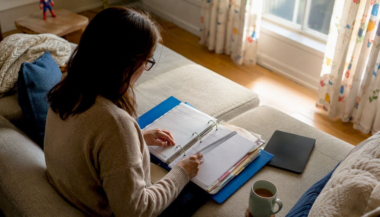 Monthly vs Annual Subscription: What Buyers Need to Know
