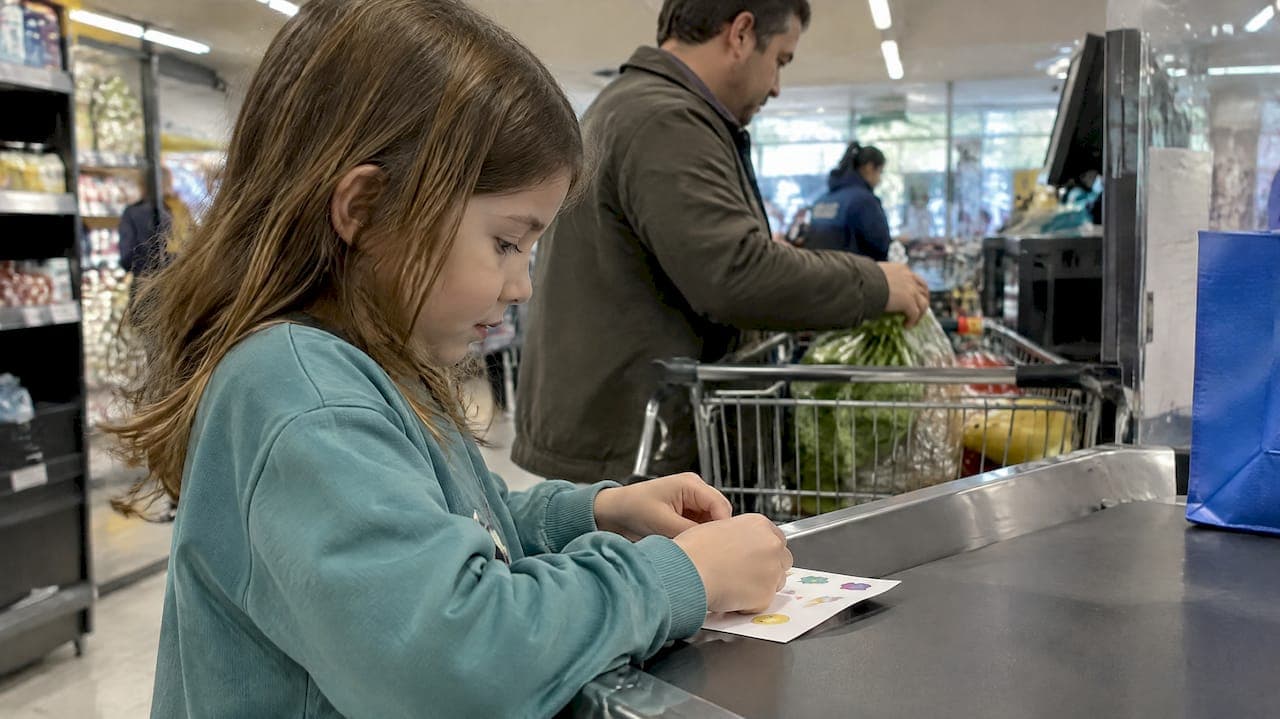 Two or Three Activities to Entertain Kids on Errands Without Screens